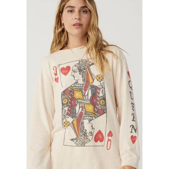Daydreamer Tops - DAYDREAMER queen of hearts oversized cream shirt S